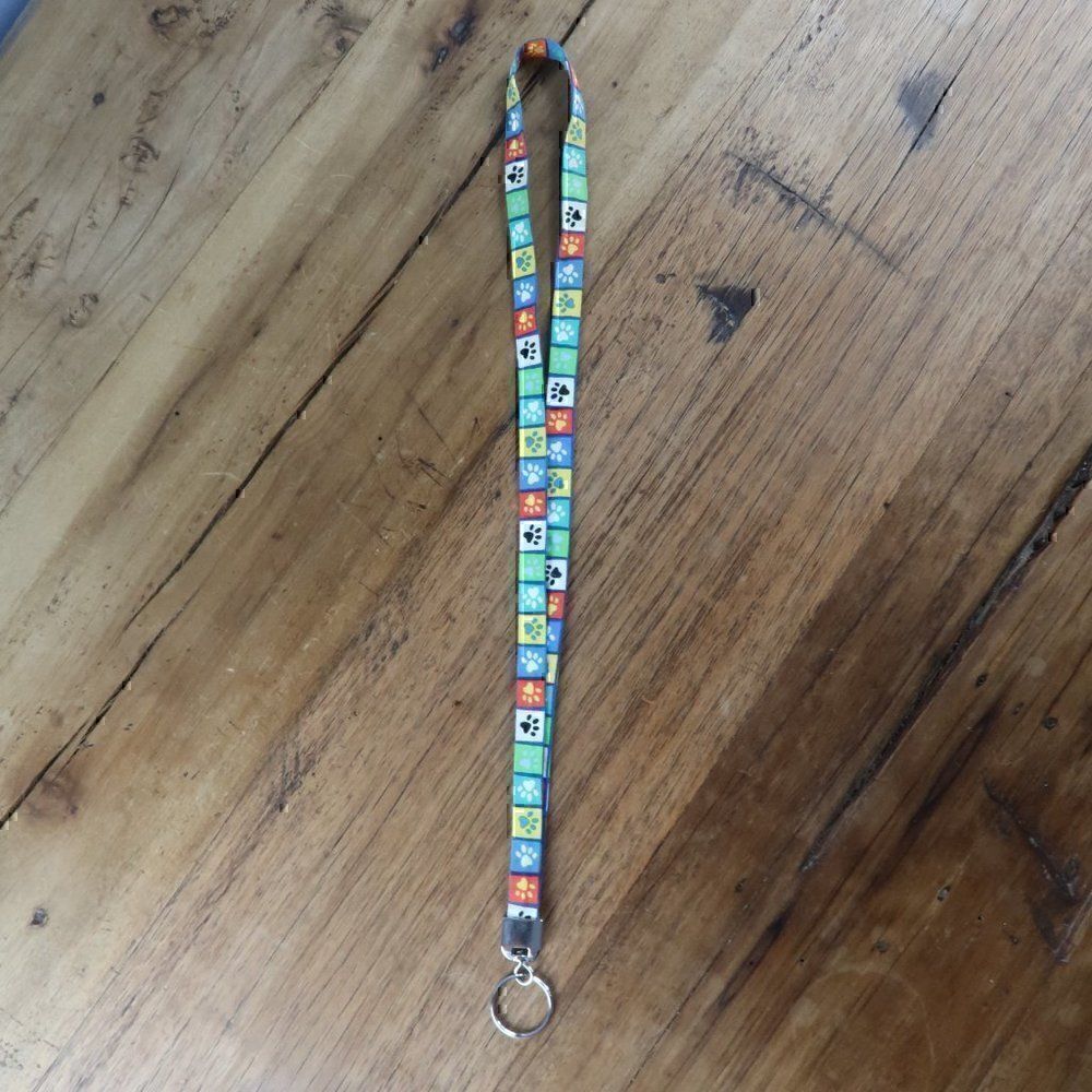 PAW PRINT MULTI COLOR LANYARD KEY HOLDER BADGE HOLDER SILVER METAL HARDWARE